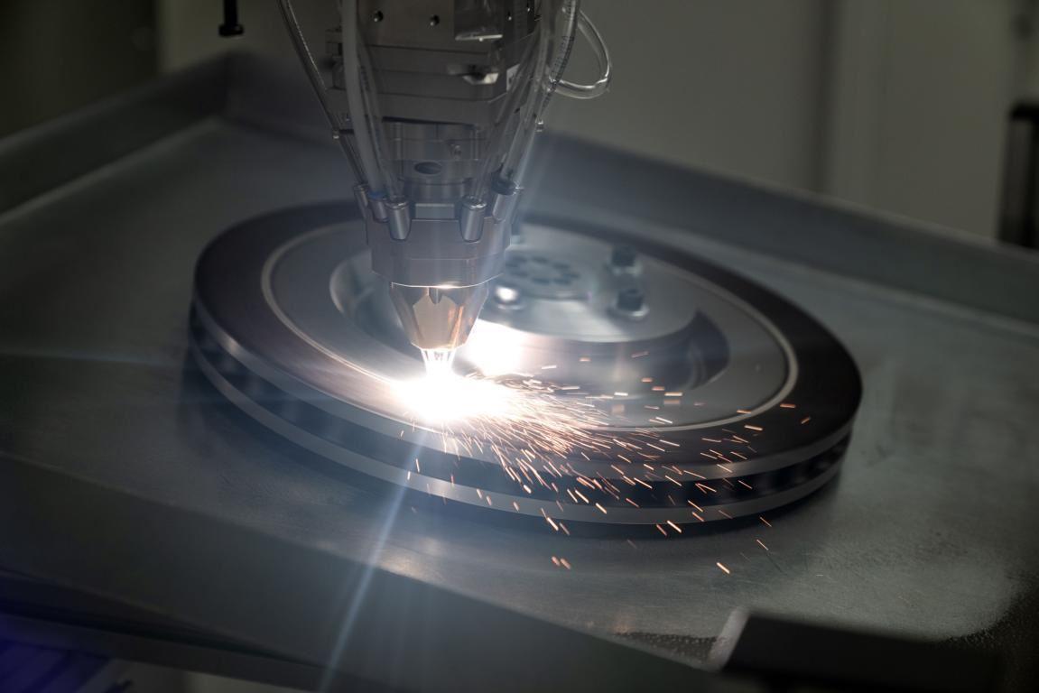 Laserbeschichten einer Bremsscheibe